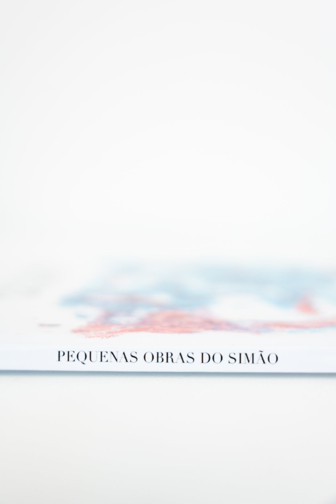 TRAÇOS LANÇAMENTO · 21x21 · 24 PÁGINAS